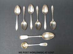 Six hallmarked silver tea spoons and two other hallmarked spoons (93g)