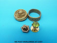 A gold plated ring 'mizpah', a yellow metal brooch,