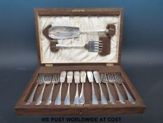 A cased Mappin & Webb six place fish eater and server set
