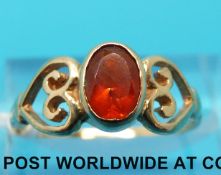 A 9ct gold ring set with an oval citrine (size O)