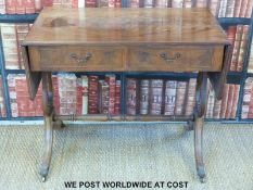 A line inlaid mahogany sofa table fitted with two straight drawers (H71 x L89 x D54cm) and two end