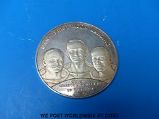 A cased Apollo II silver hallmarked commemorative medal (59mm diameter, 71.