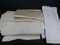 A quantity of linen and lace