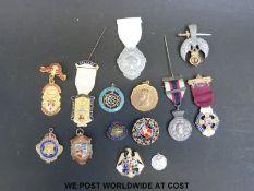 A quantity of hallmarked silver gilt Masonic badges and sundry other badges