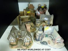 Eight large David Winter and Memory Lane cottages including Hole in the Wall,