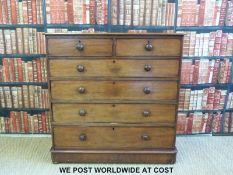 A Victorian mahogany chest of two over four straight graduated drawers (H122 x W121 x D55cm)