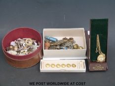 A quantity of buttons including naval examples,