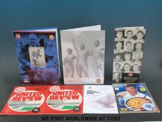 A large collection of predominantly Manchester United football autographs.