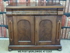 A Victorian mahogany chiffonier with single drawer and cupboards below (W106 D49 H91cm)