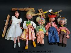 Five Pelham Puppets;
