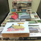 Fifteen Airfix model train kits and accessories,