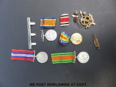 A pair of Machine Gun Corps WWI medals comprising Great War Medal and 1914 - 1918 medal marked