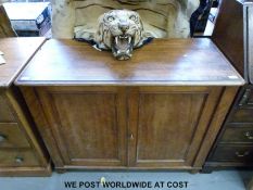 A Victorian satinwood chiffonier raised on ball feet (W109 D51 H85cm)
