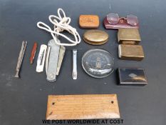 A quantity of collectables to include Walter Coombs Cheltenham snuff box,