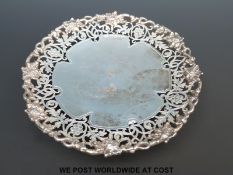 A Viners Ltd Elizabeth II hallmarked silver tazza with pierced and applied vine edge, Sheffield,