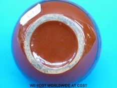 A Richard Ginori vase with silver lustre floral decoration (9cm tall)