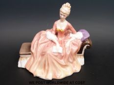 Royal Doulton figurine 'Reverie' HN2306