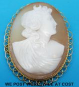 A 9ct gold brooch set with a cameo