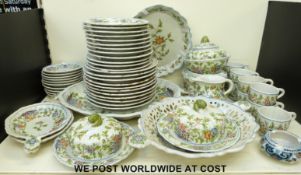 A collection of Dutch dinner and teaware in Makkum style