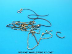 Two 9ct gold broken necklaces (4.