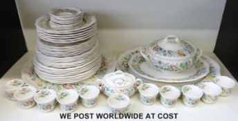A quantity of Royal Doulton Stratford dinner and teaware including graduated meat plates etc