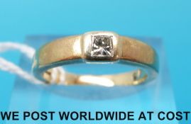 An 18ct gold ring set with a princess cut diamond (size L)