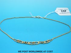 A 9ct gold necklace with matt finish (12.