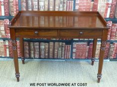 Victorian mahogany wash stand with two drawers and turned legs (width 107cm, depth 51cm,