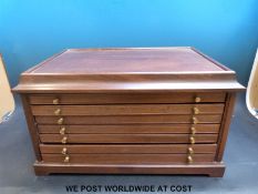 A six drawer collector's cabinet (W52 x D38 x H29cm)
