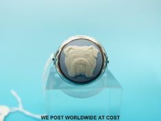 A silver ring by Stephen Webster for Wedgwood depicting a bulldog 