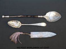 A hallmarked silver money clip, Birmingham, 1972,