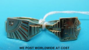 Two 9ct gold signet rings (9.