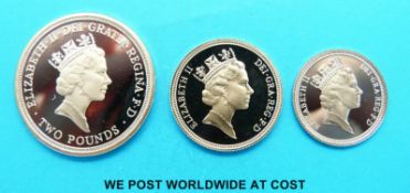 A 1995 UK gold proof three coin sovereign set no.