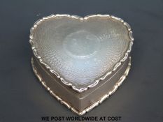 An Edward VII hallmarked silver heart shaped trinket box, height 6cm,