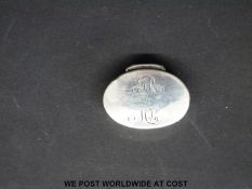 A Georgian silver pill box