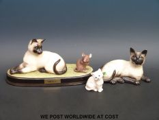 A Beswick 'Watch It' Siamese cat and mouse,