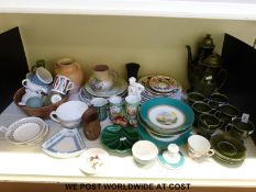 A collection of ceramics to include Royal Crown Derby plate, Limoges plates with chinoiserie scenes,