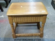 A light oak side table (H45 x L50 x W38cm)