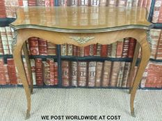 A French kingwood or similar serpentine fronted hall table with parquetry top (W90 x D40 x H77cm)