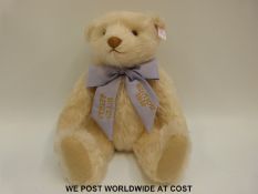 Steiff Original Teddy Bear 'Steiff Club Annual Edition 2010', 421105, with cream mohair,