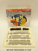 Hornby 00 gauge 'The Cunarder' train pack R2886M,