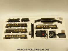 Hornby 00 gauge train set 'The Western Pullman' R1048,