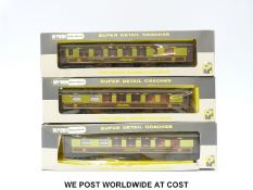 Three Wrenn 00 gauge super detail coaches,