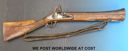 East India Company flintlock hammer action blunderbuss with 17in engraved steel barrel,