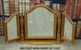 A pine framed triple dressing table mirror (height 57cm)