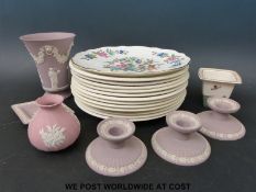 A collection of Wedgwood ceramics including London Views plates,