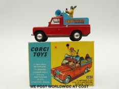 Corgi Toys diecast model Chipperfields Circus Land Rover Parade Vehicle, 487,