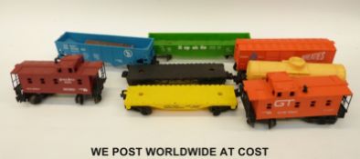 Eight Lionel 0 gauge wagons,