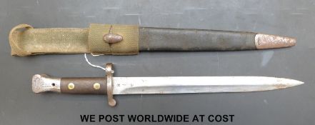 A Victorian 1888 pattern bayonet, stamped EFD and 53 with crown above to blade,