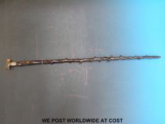 A 19thC Irish blackthorn shillelagh walking stick with horn handle (length 91cm)
